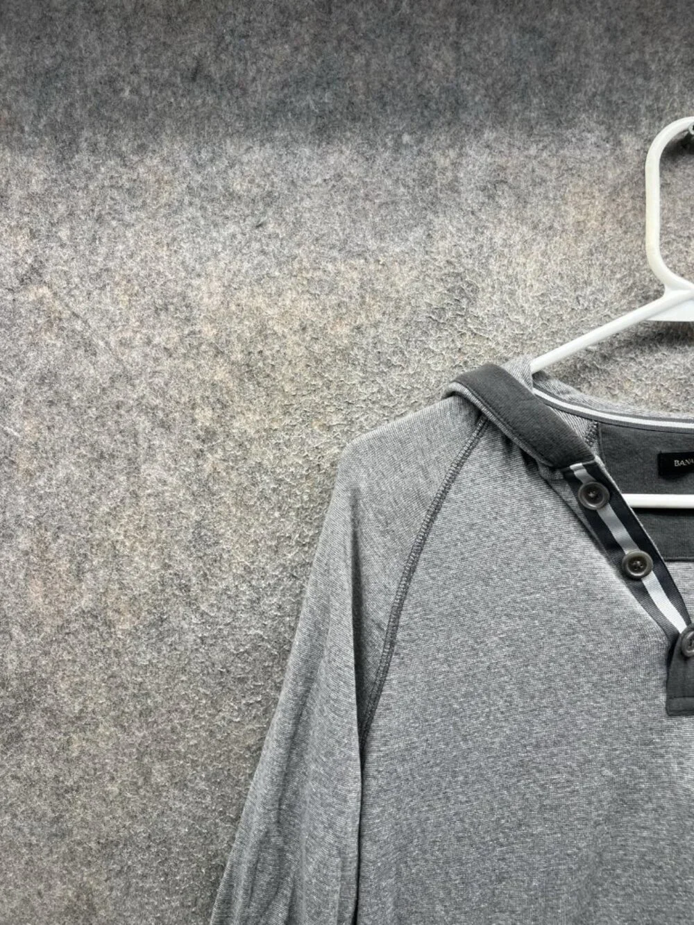 Banana Republic Sweatshirt Mens Small Gray Pullover Button Neck Hoodie Pockets